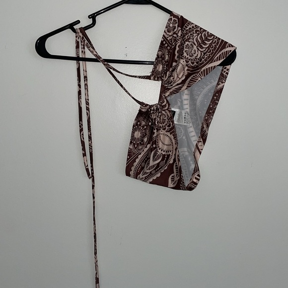 Brown and Tan Paisley Versatile Tie Front Cropped Top - Picture 2 of 5